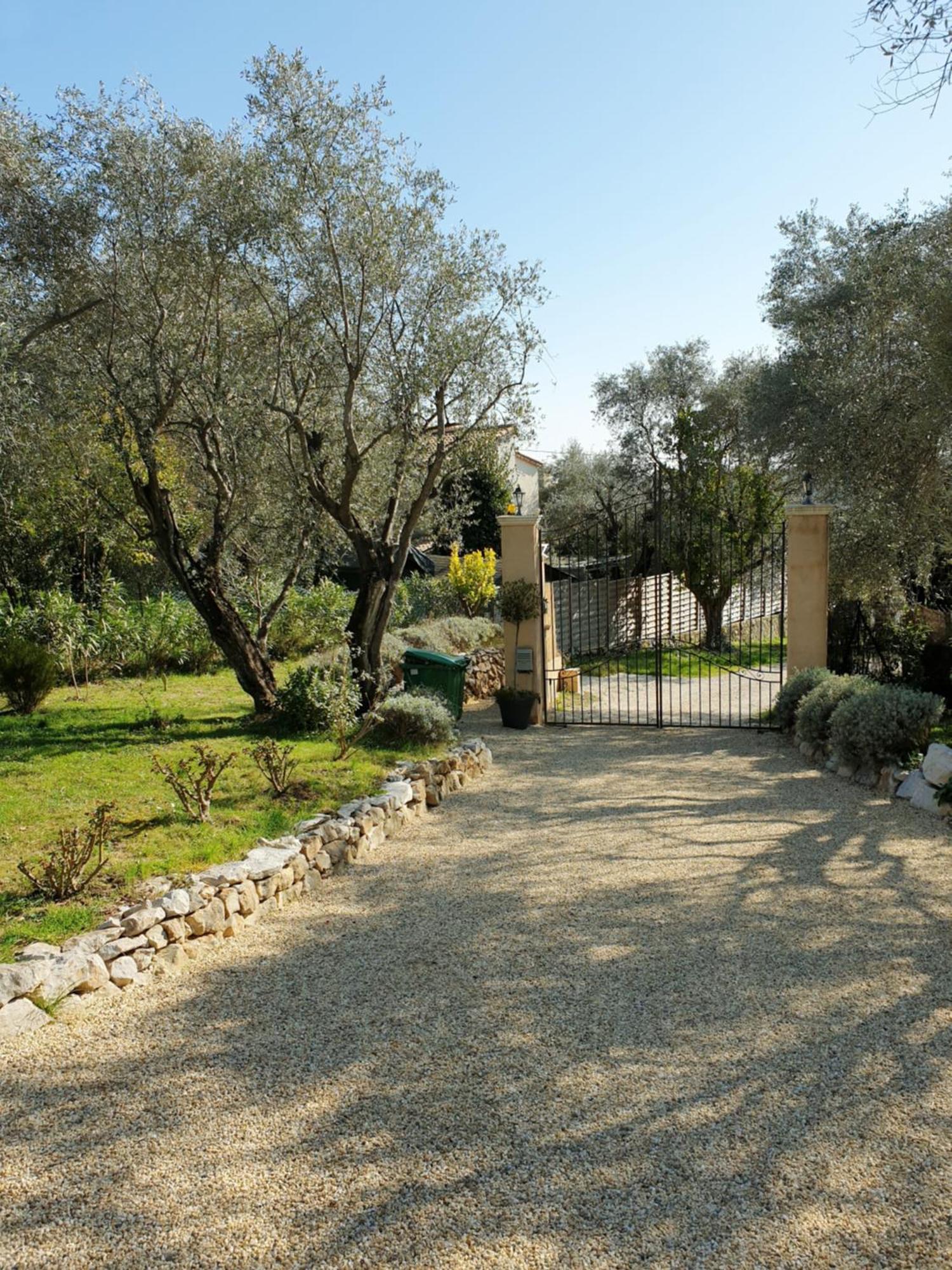 La Bastide Aux Oliviers Ξενοδοχείο Tourrettes-sur-Loup Εξωτερικό φωτογραφία